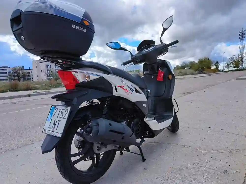 Moto SYM SYMPHONY 125 SR de seguna mano del año 2021 en Madrid
